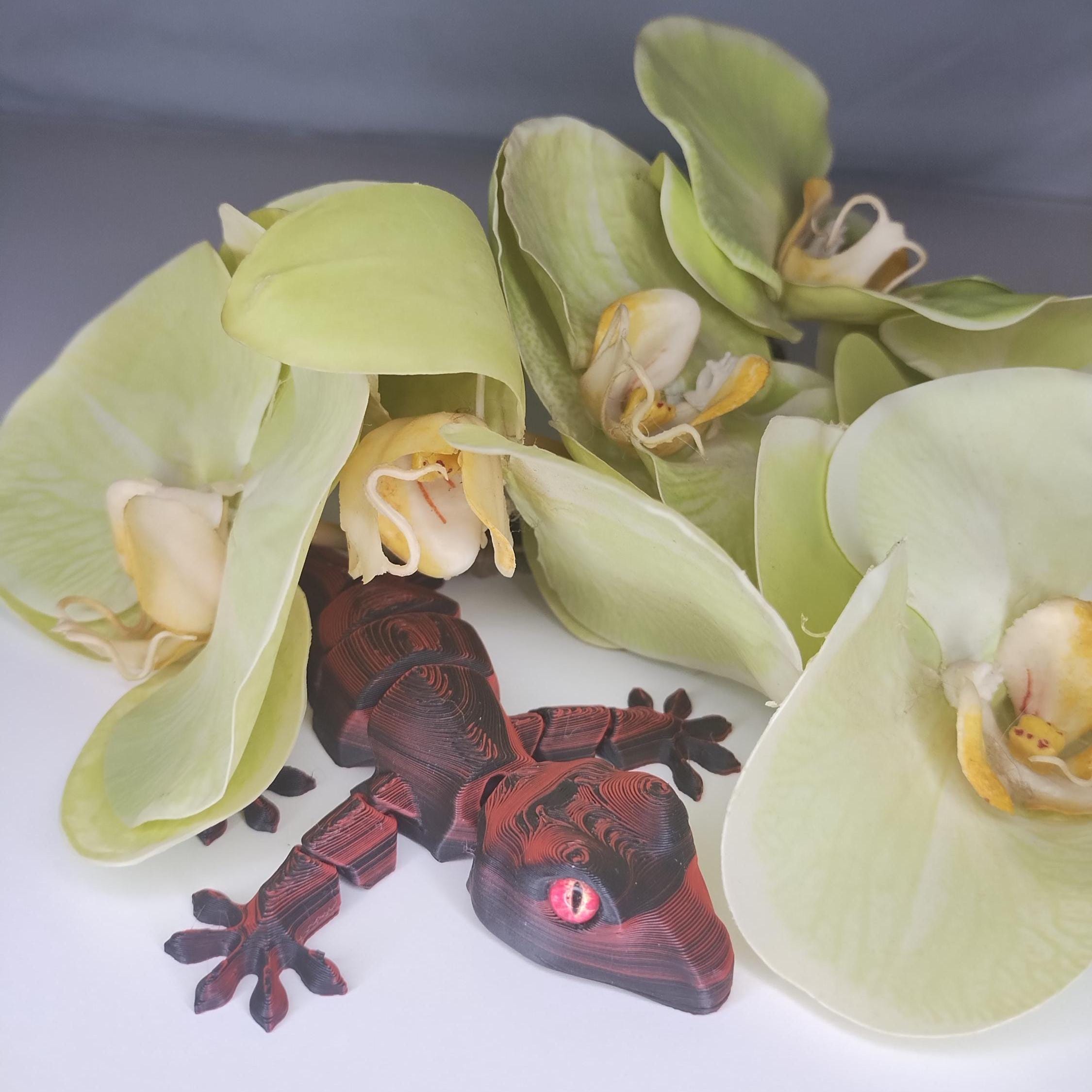 Articulating Gecko Figurine – Poseable 3D Printed Gecko, Collectible Desk Toy - Single Item