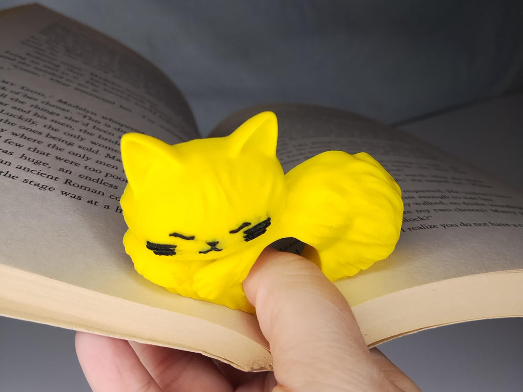Heart Shaped Cat Page Holder | Book Accessory | Reading Companion for Book Lovers